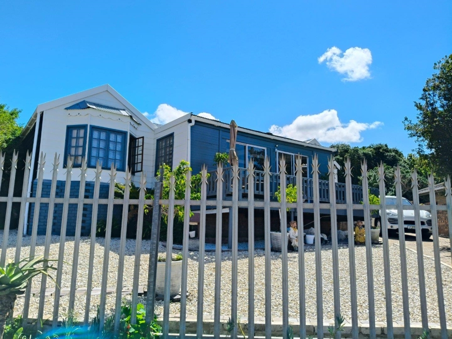 3 Bedroom Property for Sale in Wavecrest Eastern Cape